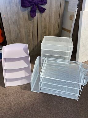 Desktop organizers